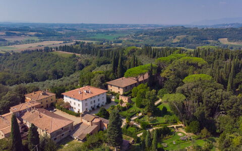 Tenuta di Pratello 24: Woongebied, Landschap, Landgoed, Land Lot, Menselijke Nederzetting, Landelijk Gebied, Vogelperspectief, Luchtfotografie, Herenhuis, Voorstad