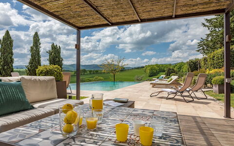Podere Fabbrica 12: Meubilair, Buitenmeubels, Stoel, Tafel, Keuken En Eettafel, Buitentafel, Schaduw, Tuin, Toevlucht