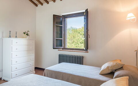 Podere di Salci 10: Bed, Slaapkamer, Interieur Ontwerp, Hout, Bedding, Laken, Meubilair, Kamer, Flooring, Bed Frame