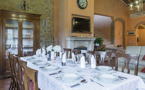 Le Terre di Nunzio 12: Meubilair, Interieur Ontwerp, Tafel, Stoel, Tableware, Keuken En Eettafel, Eetkamer, Kamer, Plafond, Verlichting