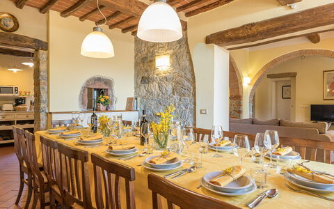 Villa Santa Maria 14: Meubilair, Interieur Ontwerp, Eetkamer, Tafel, Keuken En Eettafel, Flooring, Huis, Stoel, Plafond, Verlichting