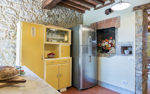 Villa Santa Maria 14: Muur, Interieur Ontwerp, Keuken, Hout, Toestel Van De Keuken, Major Appliance, Flooring, Meubilair, Countertop, Huis
