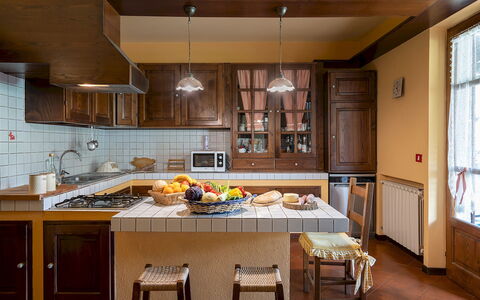 Villa Costanza 6: Meubilair, Keuken, Countertop, Interieur Ontwerp, Cabinetry, Flooring, Toestel Van De Keuken, Hout, Lichte Inrichting, Verdieping