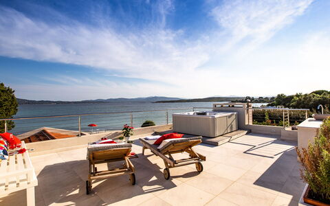 Villa Amar 4: Zee, Toevlucht, Kust, Boot, Badplaats, Zwembad, Eco Hotel, Hotel, Badplaats