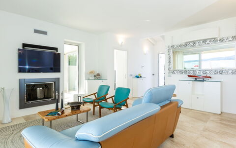 Villa Amar 4: Meubilair, Interieur Ontwerp, Bankstel, Flooring, Plafond, Woonkamer, Verdieping, Huis, Appartement, Kamer