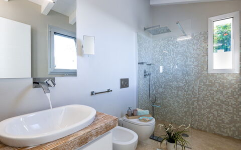 Villa Amar 4: Badkamer, Loodgieterswerkinrichting, Flooring, Muur, Interieur Ontwerp, Wastafel In De Badkamer, Wastafel, Verdieping, Kraan, Huis