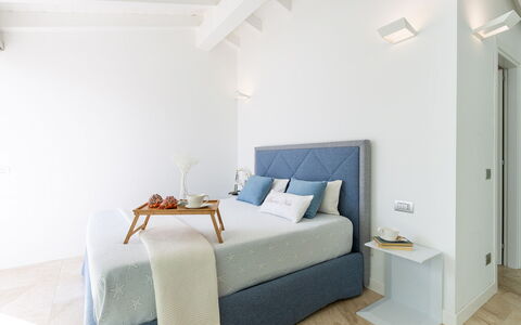 Villa Amar 4: Meubilair, Interieur Ontwerp, Muur, Slaapkamer, Hout, Bed, Flooring, Kamer, Verdieping, Huis