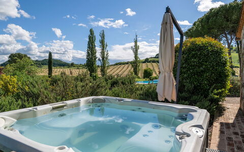 Podere Bellaria 18+2: Zwembad, Toevlucht, Loodgieterswerkinrichting, Tuin, Eco Hotel, Buitenmeubels, Jacuzzi, Stoel, Bad