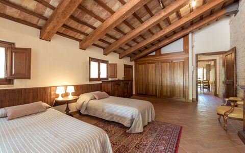 Villa Ambrah 12+1: Interieur Ontwerp, Meubilair, Hout, Flooring, Verdieping, Plafond, Bed, Slaapkamer, Huis, Kamer