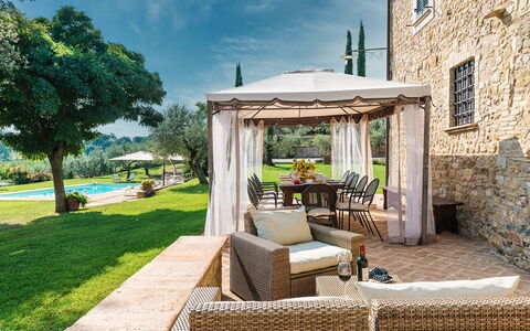 Villa di Morice 14: Meubilair, Buitenmeubels, Stoel, Tafel, Toevlucht, Tuin, Schaduw, Patio, Outdoor Structuur, Backyard