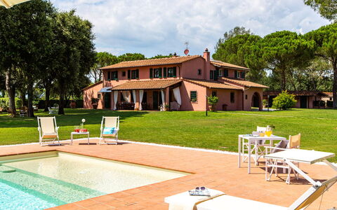 Villa Elisa 16: Landgoed, Gazon, Hacienda, Boerderij, Villa, Park, Toevlucht, Herenhuis, Zwembad
