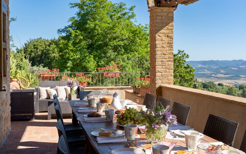 La Vecchia Fonte 15: Meubilair, Buitenmeubels, Land Lot, Stoel, Buitentafel, Landgoed, Patio, Hacienda, Tuin, Keuken En Eettafel
