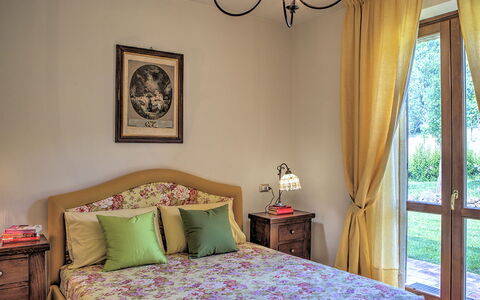 Villa Bella 8: Meubilair, Interieur Ontwerp, Bed, Slaapkamer, Hout, Laken, Bedding, Kamer, Verdieping, Linens