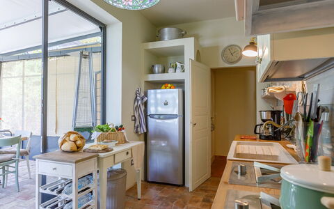 La Casa di Nanì 8: Meubilair, Interieur Ontwerp, Keuken, Countertop, Plafond, Toestel Van De Keuken, Flooring, Verlichting, Major Appliance, Lichte Inrichting
