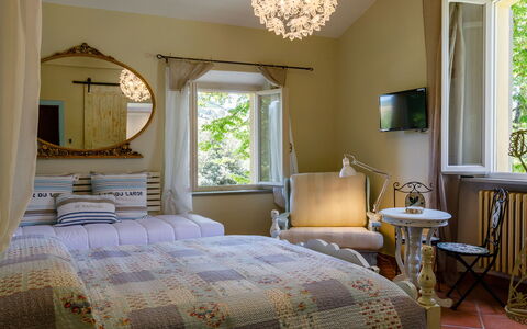 La Casa di Nanì 8: Meubilair, Interieur Ontwerp, Slaapkamer, Bed, Muur, Hout, Kamer, Bedding, Plafond, Linens
