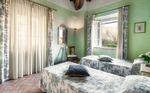 Villa Primo Sole 22: Meubilair, Muur, Interieur Ontwerp, Bed, Slaapkamer, Kamer, Fotolijst, Verdieping, Huis, Plafond