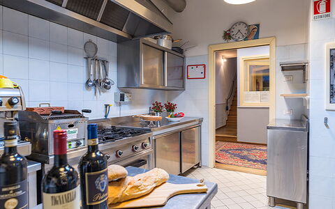 Villa Leonardo 30+6: Keuken, Toestel Van De Keuken, Major Appliance, Countertop, Fornuis, Verlichting, Meubilair, Huishoudapparatuur, Gasfornuis, Huis
