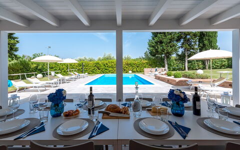 Villa Ninetta 10+1: Zwembad, Meubilair, Buitenmeubels, Toevlucht, Stoel, Samengesteld Materiaal, Eco Hotel, Schaduw, Landgoed, Ligstoel