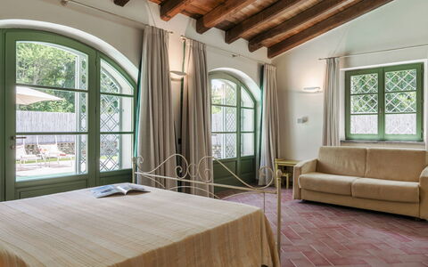 Villa Elsa 6: Meubilair, Interieur Ontwerp, Plafond, Flooring, Huis, Kamer, Slaapkamer, Bed, Stoel, Bed Frame