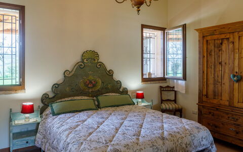 Ca' Pellicciano 8: Meubilair, Bed, Interieur Ontwerp, Slaapkamer, Muur, Hout, Bedding, Laken, Flooring, Kamer