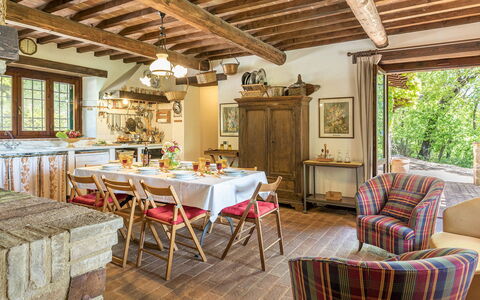 La Cerqua 8: Meubilair, Interieur Ontwerp, Hout, Tafel, Stoel, Keuken En Eettafel, Plafond, Eetkamer, Huis, Verlichting