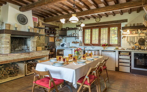 La Cerqua 8: Meubilair, Hout, Interieur Ontwerp, Huis, Keuken, Tafel, Huis, Keuken En Eettafel, Kamer, Stoel