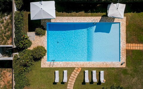 Villa Demal 8+2: Zwembad, Blauw, Toevlucht, Samengesteld Materiaal, Vrije Tijd, Buitenmeubels, Schaduw, Eco Hotel, Thermae, Waterpartij