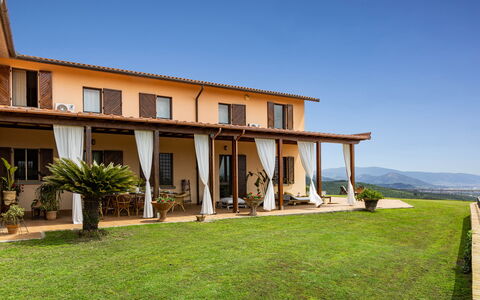 Villa Desiderio 9: Toevlucht, Veranda, Eco Hotel, Landgoed, Villa, Balkon, Hotel, Boerderij, Buitenmeubels, Hacienda