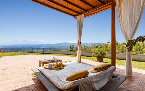 Villa Desiderio 9: Flooring, Meubilair, Verdieping, Toevlucht, Interieur Ontwerp, Plafond, Eco Hotel, Zwembad, Stoel, Houten Vloer