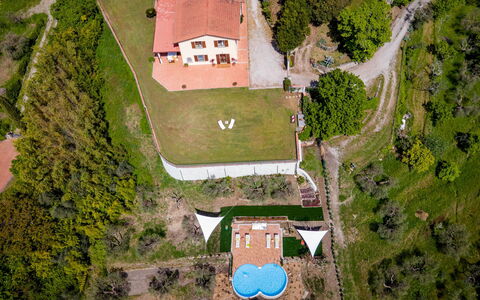 Villa Desiderio 9: Landschap, Vogelperspectief, Landelijk Gebied, Land Lot, Luchtfotografie, Landgoed, Helling, Tuin, Landscaping, Plantage