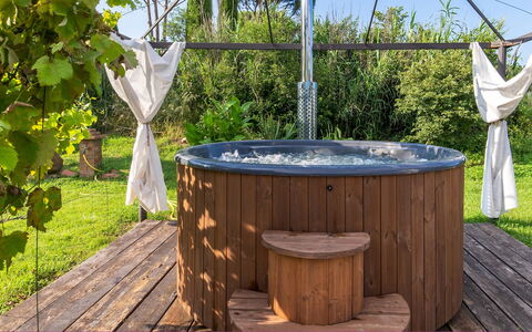 Cottage Violapo 6+2: Loodgieterswerkinrichting, Bad, Zwembad, Jacuzzi, Beits, Tuin, Schaduw, Backyard, Buitenmeubels