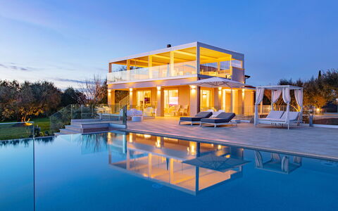La Perla tra Gli Ulivi 12: Zwembad, Toevlucht, Landgoed, Villa, Herenhuis, Eco Hotel, Schemer, Ontwerp, Hotel, Balkon