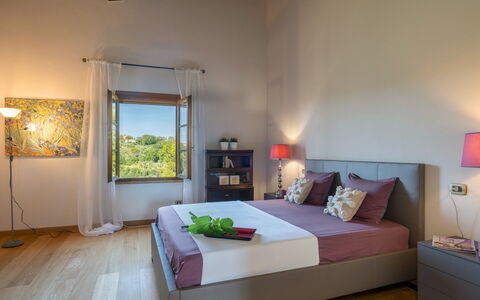 La Villa Nell'Isola Verde 12: Meubilair, Interieur Ontwerp, Flooring, Kamer, Verdieping, Plafond, Textiel, Huis, Bed, Verlichting