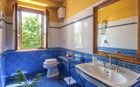 Tenuta Astolfi 12+3: Loodgieterswerkinrichting, Interieur Ontwerp, Flooring, Kraan, Verdieping, Wastafel, Tegel, Loodgieter, Badkamer, Wastafel In De Badkamer