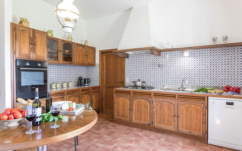 Tenuta Sagherina 8: Keuken, Countertop, Interieur Ontwerp, Cabinetry, Flooring, Hout, Verdieping, Toestel Van De Keuken, Major Appliance, Meubilair