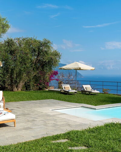 Villa Scirocco 10+2: Blauw, Zwembad, Toevlucht, Buitenmeubels, Eco Hotel, Zee, Vrije Tijd, Ligstoel, Schaduw, Tuin