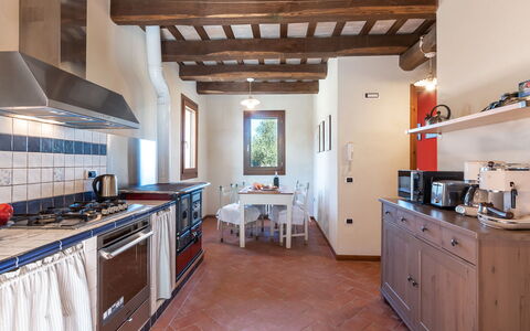 Casale Principessa 6+2: Interieur Ontwerp, Meubilair, Hout, Keuken, Flooring, Huis, Countertop, Toestel Van De Keuken, Major Appliance, Kamer