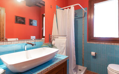 Casale Principessa 6+2: Interieur Ontwerp, Loodgieterswerkinrichting, Muur, Flooring, Badkamer, Meubilair, Verdieping, Wastafel In De Badkamer, Hout, Wastafel