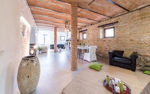 Villa Casanostra 12: Muur, Meubilair, Interieur Ontwerp, Plafond, Flooring, Kamer, Verdieping, Stoel, Woonkamer, Straal