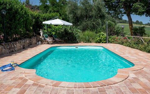 Villa Casanostra 12: Zwembad, Samengesteld Materiaal, Buitenmeubels, Toevlucht, Flagstone, Tegel, Waterpartij, Eco Hotel, Backyard, Badplaats