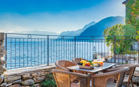 Villa Rivetta 6+2: Blauw, Meubilair, Kust En Oceanic Landvormen, Kust, Zee, Bergketen, Meer, Stoel, Kust, Buitenmeubels