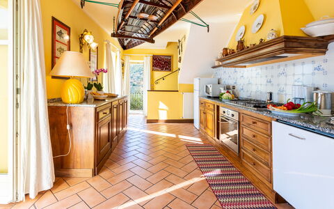 Villa Rivetta 6+2: Interieur Ontwerp, Meubilair, Flooring, Keuken, Hout, Verdieping, Countertop, Kamer, Cabinetry, Verlichting