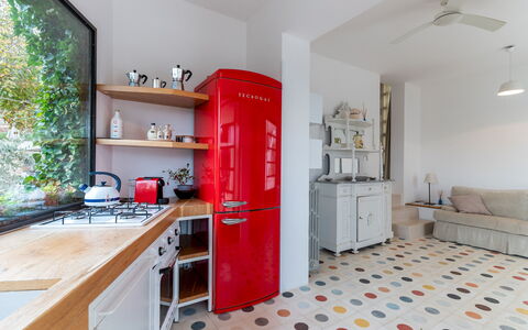 Trullo Santa Pazienza 6+3: Keuken, Toestel Van De Keuken, Interieur Ontwerp, Major Appliance, Flooring, Countertop, Meubilair, Huishoudapparatuur, Verdieping, Cabinetry