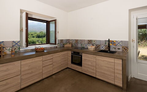 Villa Terre Normanne 10: Keuken, Interieur Ontwerp, Flooring, Hout, Countertop, Verdieping, Huis, Meubilair, Cabinetry, Kamer