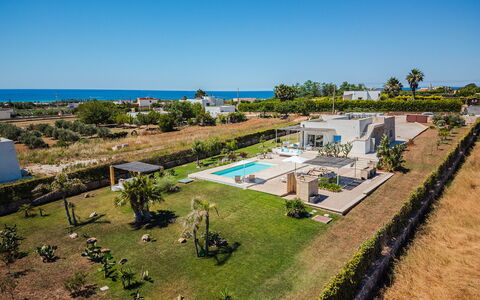 Villa Gialonia 8+2: Landschap, Toevlucht, Landgoed, Landscaping, Zwembad, Badplaats, Eco Hotel, Villa