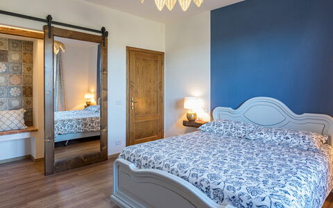 Casale Bella Vita 8+4: Meubilair, Interieur Ontwerp, Slaapkamer, Bed, Flooring, Verdieping, Hout, Kamer, Laken, Bedding