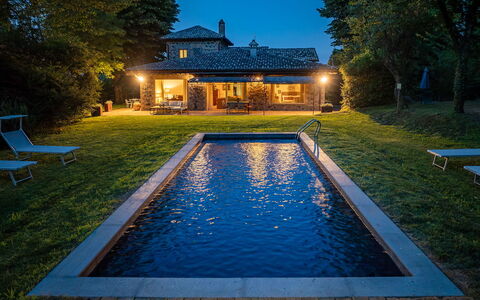 Casale dei Tigli 8: Blauw, Zwembad, Water, Waterpartij, Landgoed, Reflectie, Toevlucht, Tuin, Reflecting Pool, Backyard