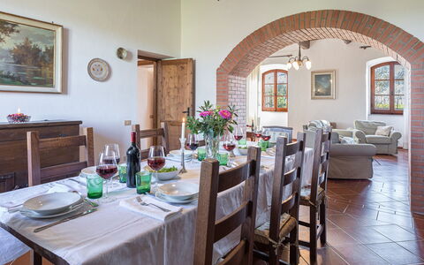 Casale le Tre Querce 8+1: Meubilair, Muur, Tafel, Interieur Ontwerp, Eetkamer, Stoel, Keuken En Eettafel, Flooring, Plafond, Kamer