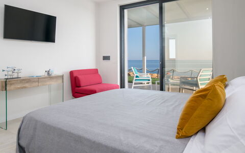 Villa Sabbie Rosse 6: Meubilair, Zee, Appartement, Oceaan, Stoel, Slaapkamer, Bed, Toevlucht, Hotel, Balkon