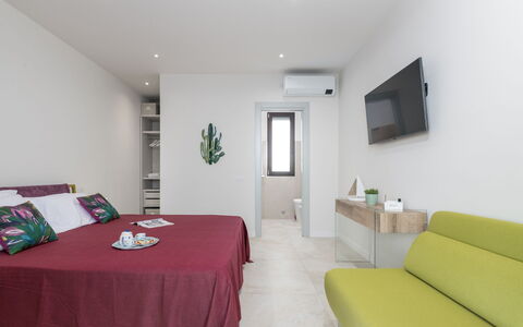 Villa Sabbie Rosse 6: Meubilair, Interieur Ontwerp, Flooring, Verdieping, Bed, Muur, Slaapkamer, Hout, Kamer, Plafond